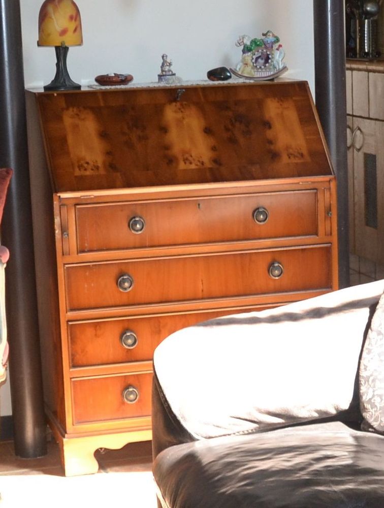 secretaire type anglais 250 Soumoulou (64)