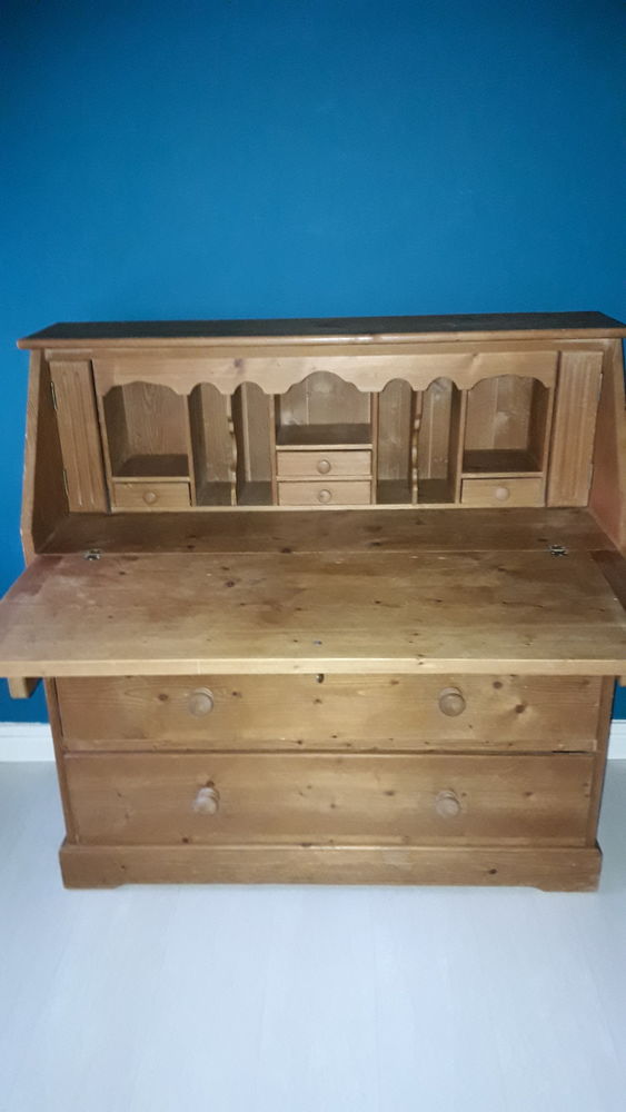 secretaire 180 Les Ulis (91)