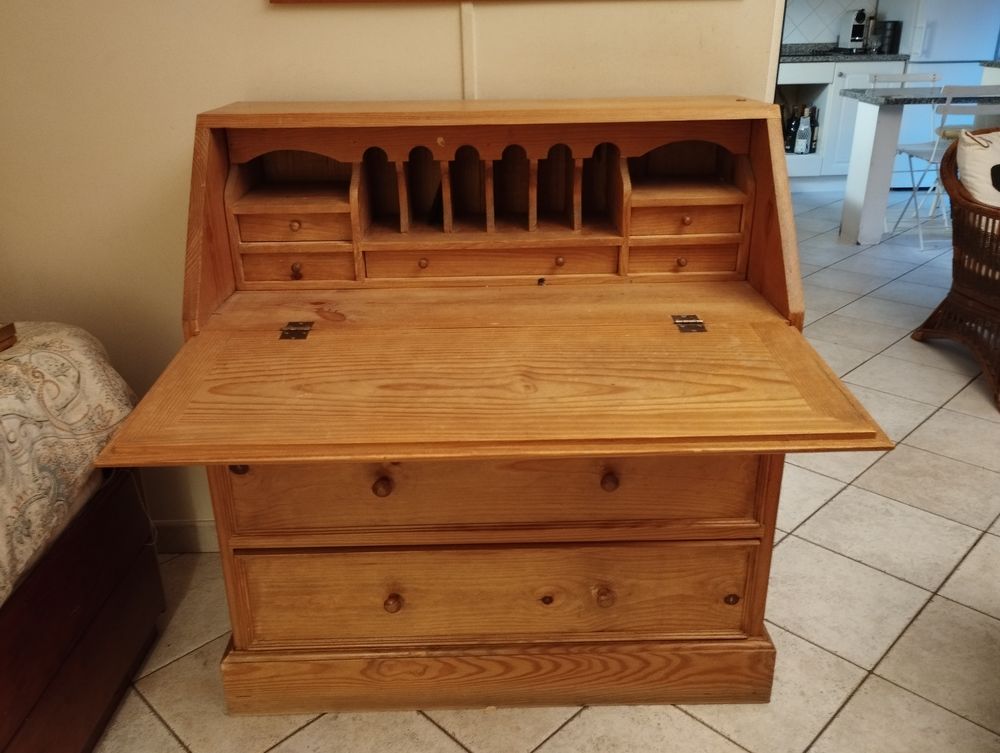 Secr�taire 50 Paris 16 (75)