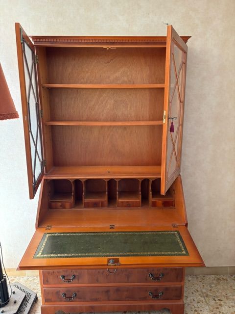SECRETAIRE 250 Aubagne (13)