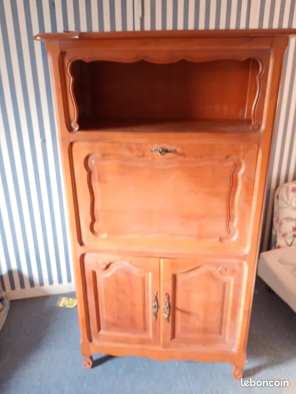 Secr�taire 40 Moret-sur-Loing (77)