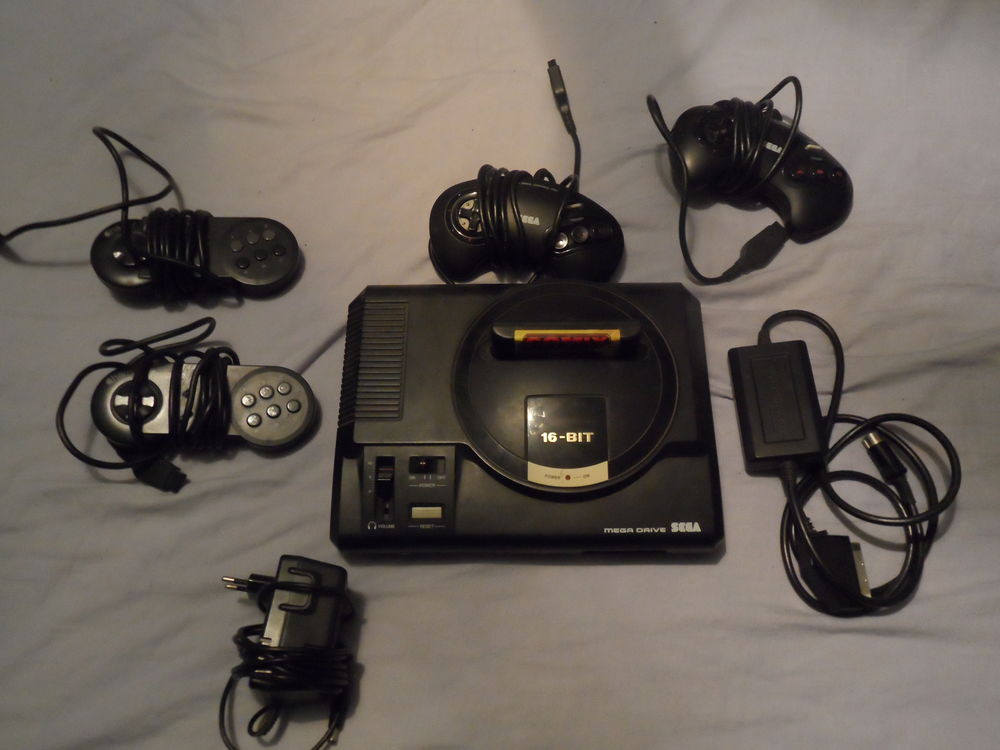 Sega m�ga drive avec 4 manettes 300 Malauc�ne (84)