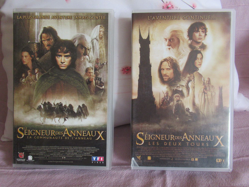 VHS  Le Seigneur des Anneaux  - 1 et 2 5 Livry-Gargan (93)