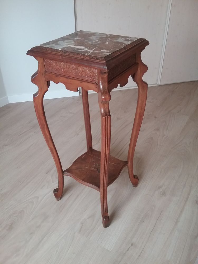 Selette en bois dessus marbre 30 La Tessoualle (49)