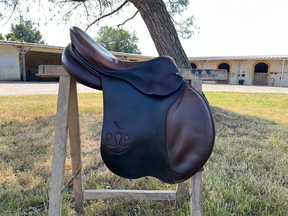 Selle BRUNO DELGRANGE Partition Si�ge 17,5 2100 Nantes (44)