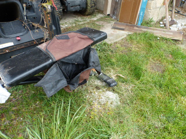 selle cheval + tapis + saccoches cavali�res 530 La Charm�e (71)