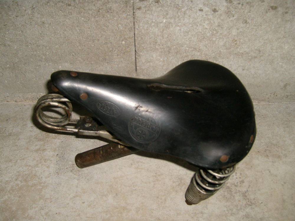 Ancienne Selle De Vélo En Cuir Vintage – Parfaite Pour Restauration Ou Déco Atelier
