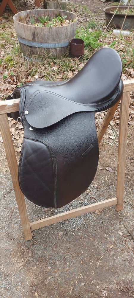 Selle mixte cheval 17,5 350 Bergerac (24)