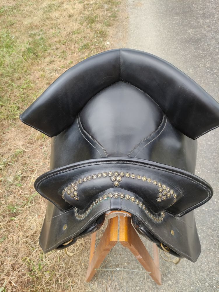 selle portugaise cr�e par GIRAUD (sellier professionnel) 1400 Le Bourgneuf-la-For�t (53)