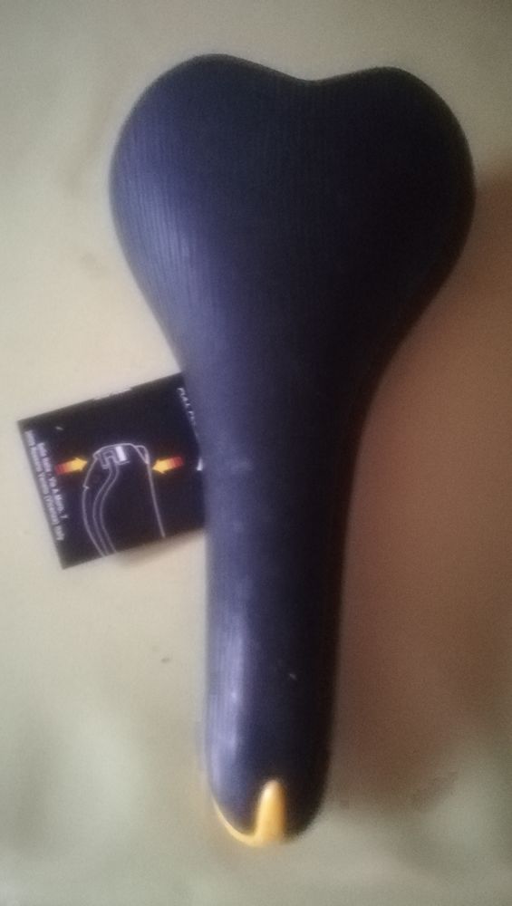 
selle de v�lo neuve noir 25 Saint-Quentin (02)