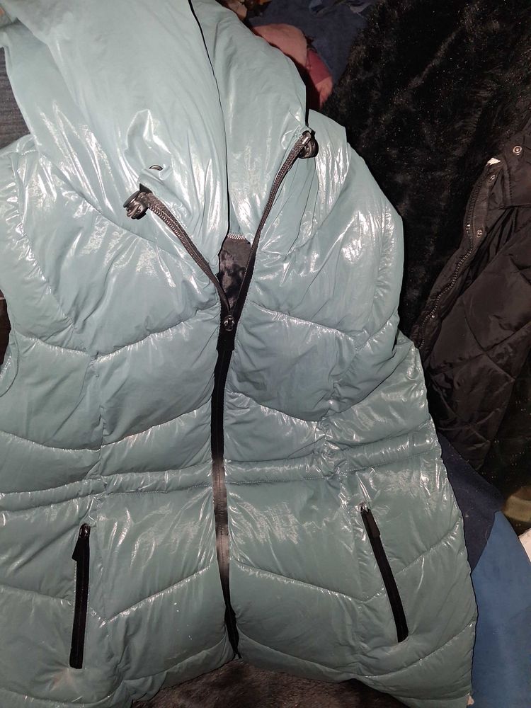 Semi-doudoune vert brillant, 23 � 35 Clamart (92)