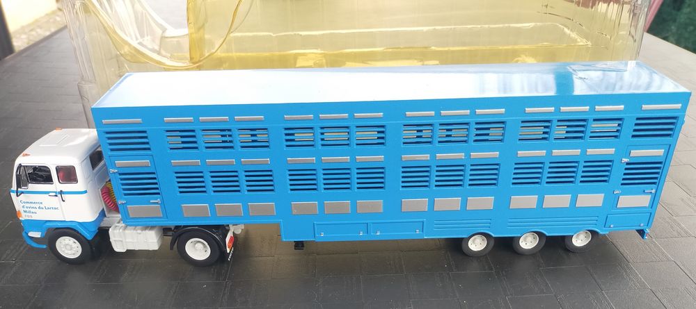 Semi-remorque miniature VOLVO F89 b�taill�re 1/43
25 �pinal (88)