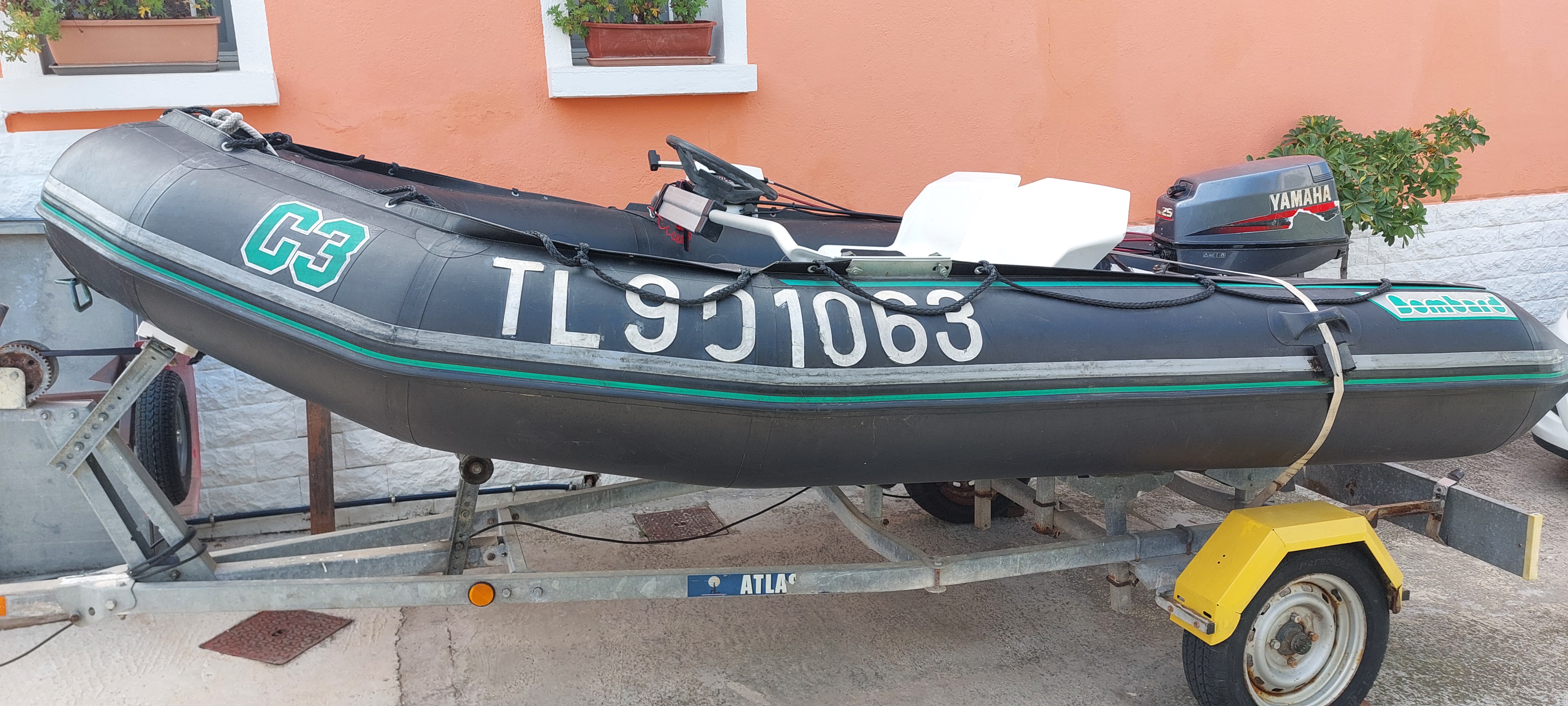 Semi rigide BOMBARD C3 1500 Toulon (83)