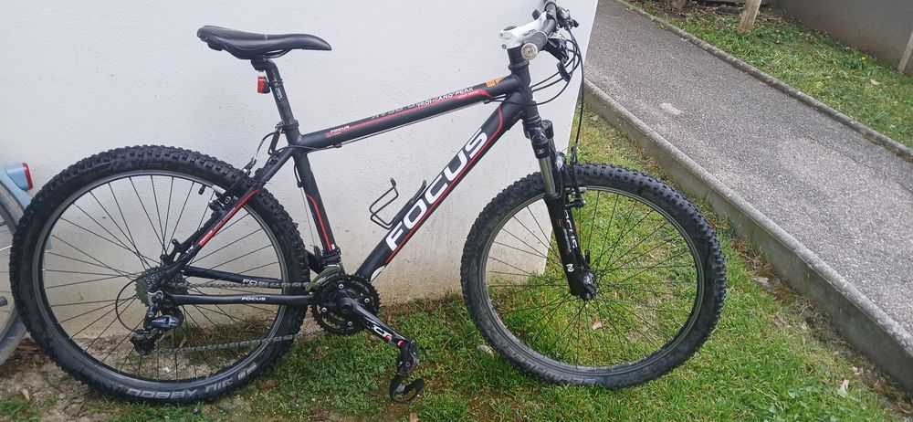 VTT semi rigide taille M 300 Annecy (74)