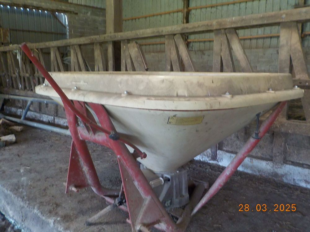 SEMOIR A ENGRAIS 450 �tagnac (16)