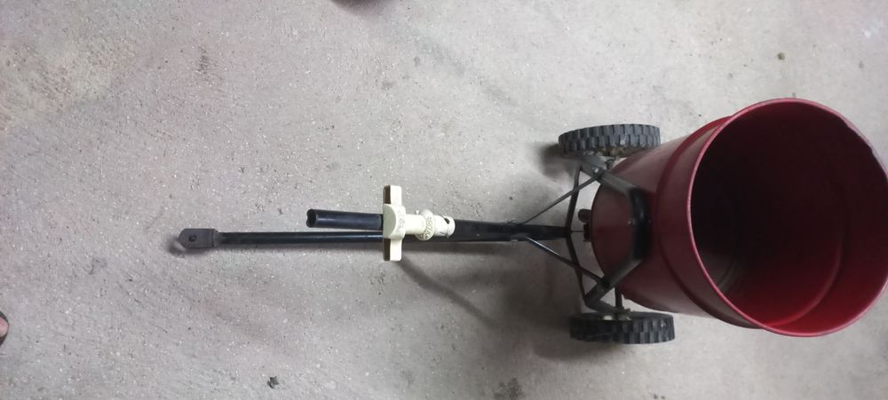 Semoir gazon et engrais 25 L�zinnes (89)