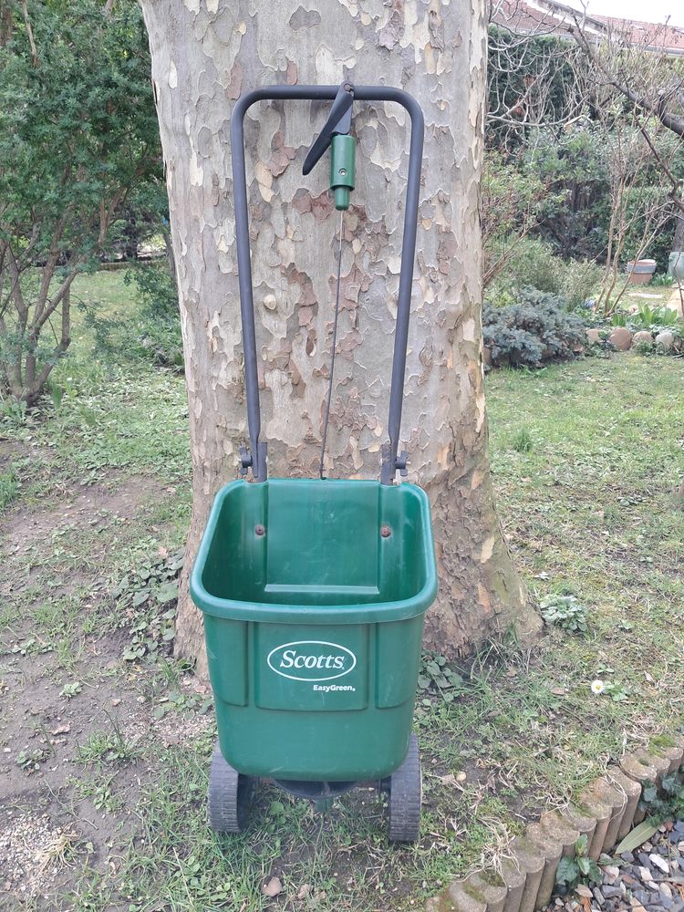 Semoir SCOTTS 20 V�nissieux (69)