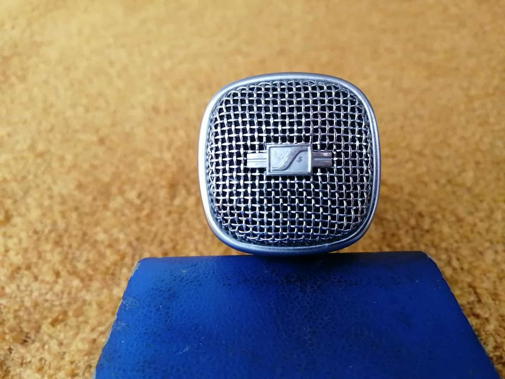 Sennheiser MD21 avec sa bo�te en bois bleue d'origine 440 Aiguilhe (43)