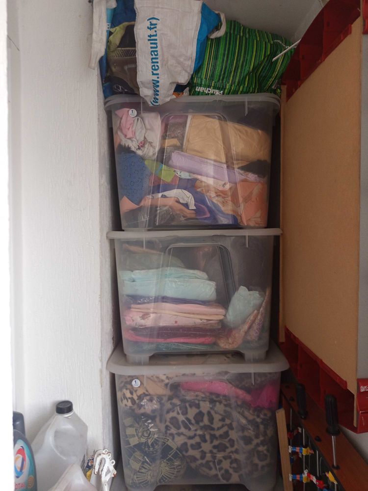 je me s�pare de ma marchandise de lingerie et pyjama 1000 Creil (60)