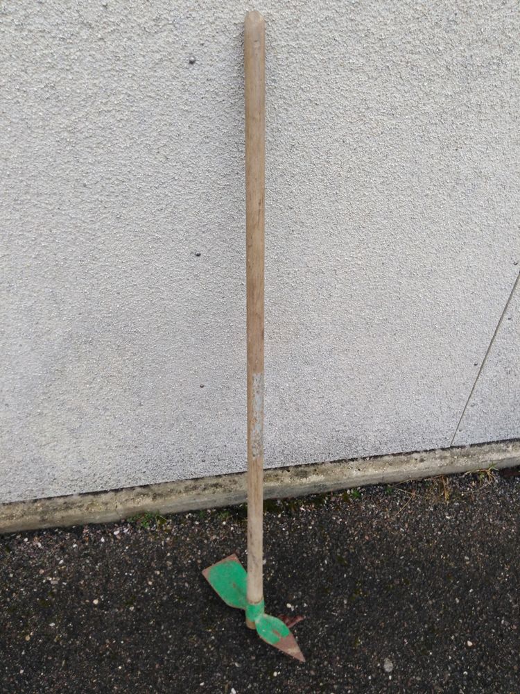 Serfouette avec panne et langue en acier 6 Saint-Dizier (52)