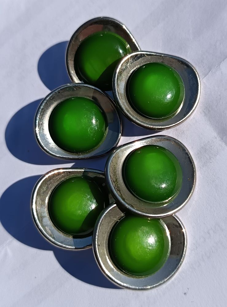 S�rie de 6 Boutons Cabochon  Vert �meraude - N�36 14 Thonon-les-Bains (74)