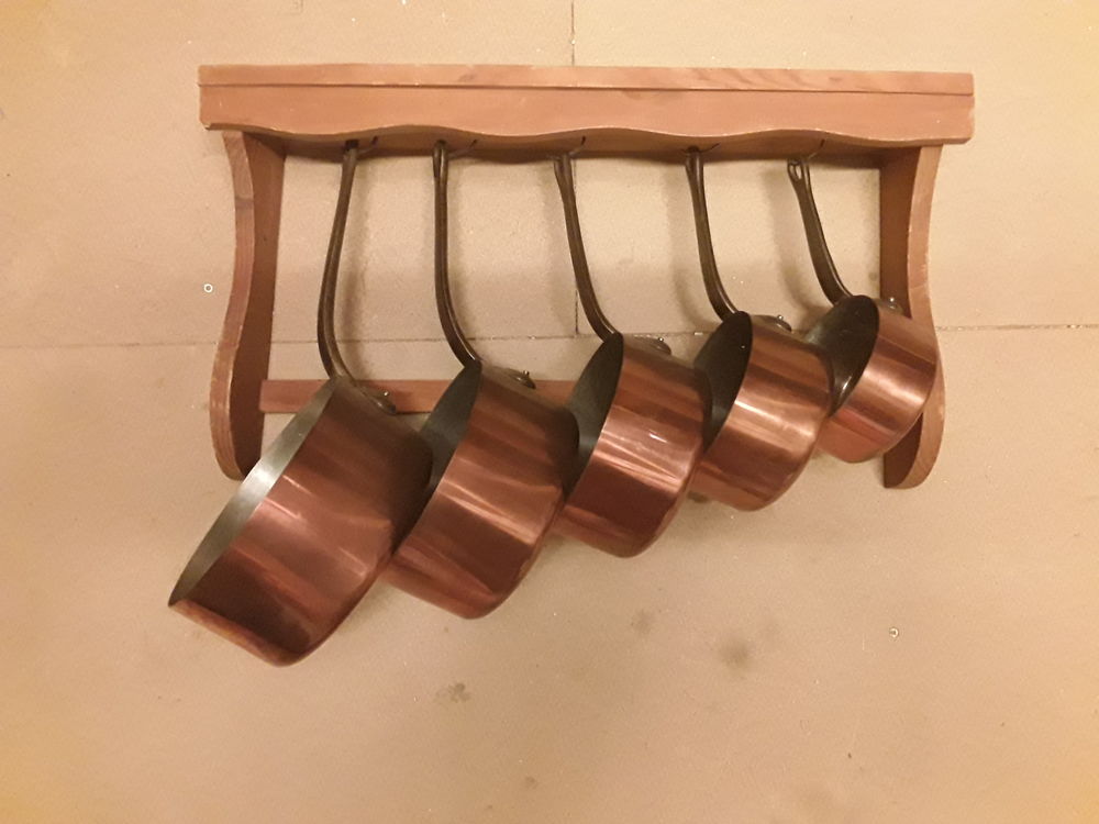 s�rie de casseroles cuivre �tam� 50 Montier-en-Der (52)