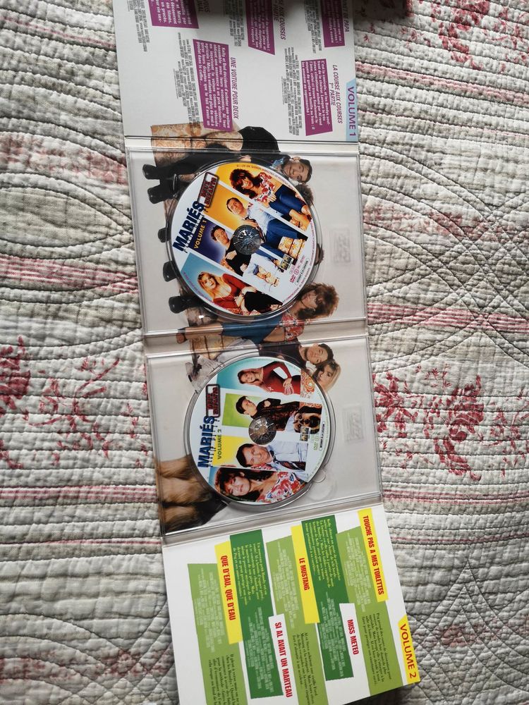 DVD S�rie 'Mari�s 2 enfants' (Les 10 �pisodes les plus scandaleux)  Le tee shirt NO MA'AM 20 Bo� (47)