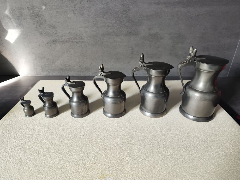 S�rie de pichets en �tain 100 Meslay-le-Grenet (28)