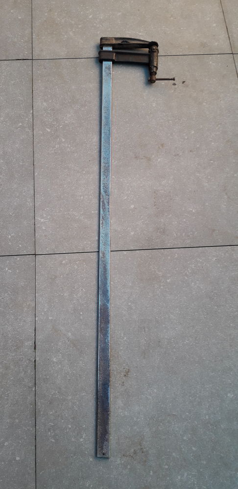 SERRE- JOINT EN ACIER. A POMPE. 10 Fr�vent (62)