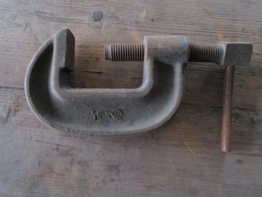 Serre-joint 20 Illzach (68)