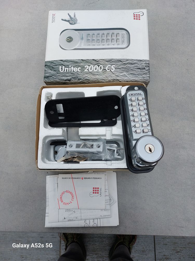 Serrure � code m�canique - code ou cl� - UNITEC neuve 30 Cosne-Cours-sur-Loire (58)