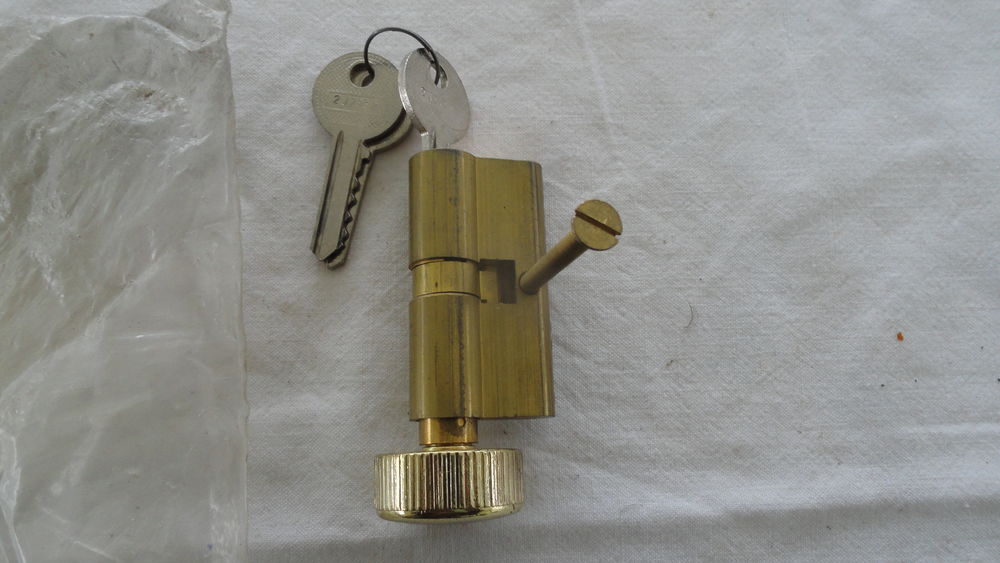 Serrure cylindre JIP 17 Sabl�-sur-Sarthe (72)