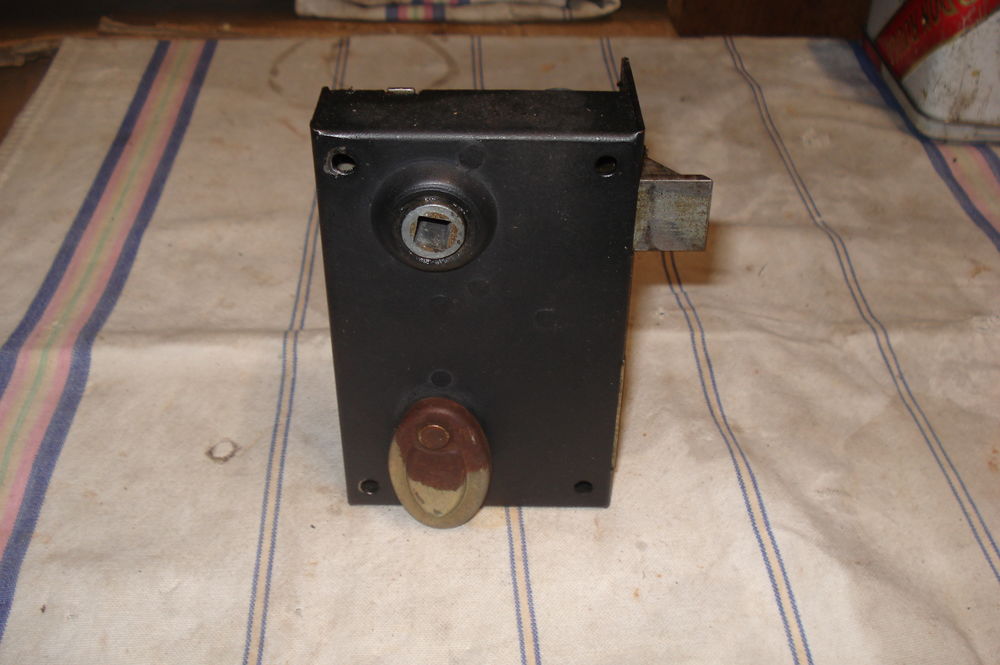 Serrure pose en applique + cl�s 30 B�ziers (34)