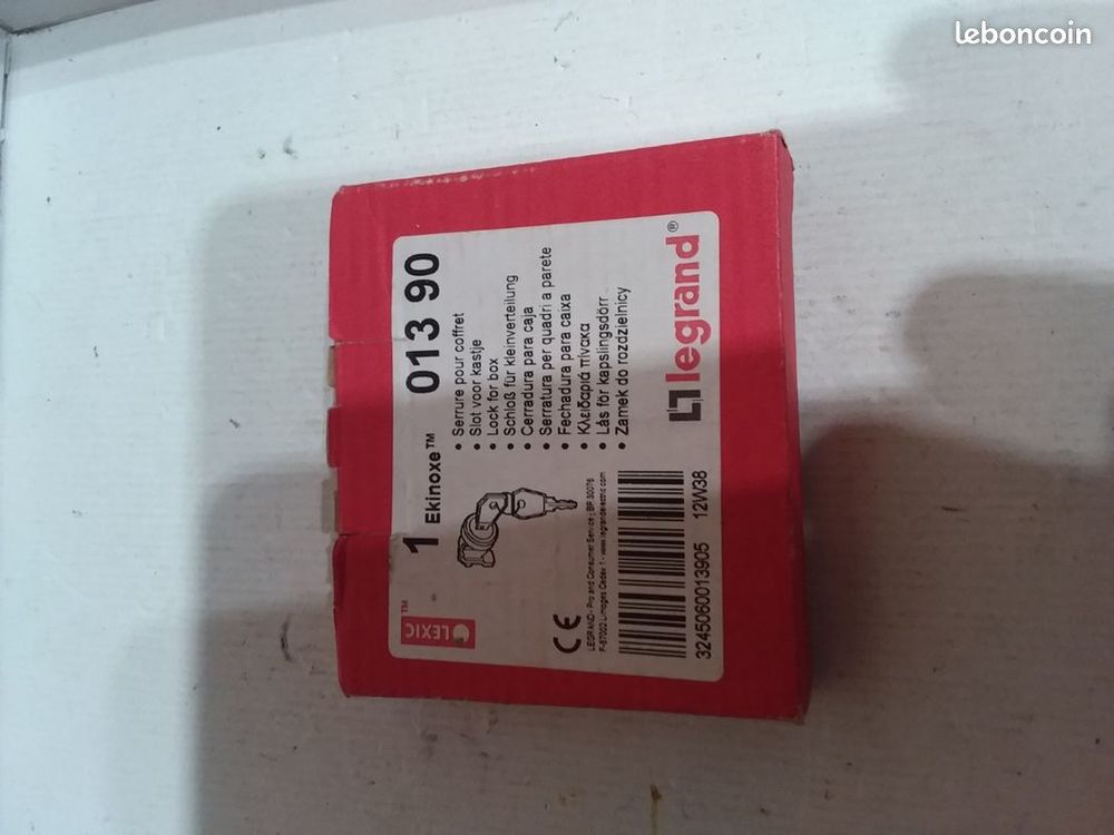 Serrure � cl� n� 850 pour porte coffrets 8 � 9 modules 20 Serres-Castet (64)