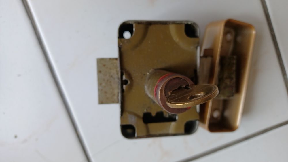 Serrures 1 presque neuf, 1 bon �tat 3 Paris 14 (75)