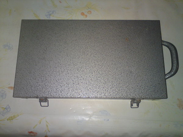 SERVANTE d ' ATELIER PRODUITS ELECTRIQUE 80 Saint-Sernin-du-Bois (71)