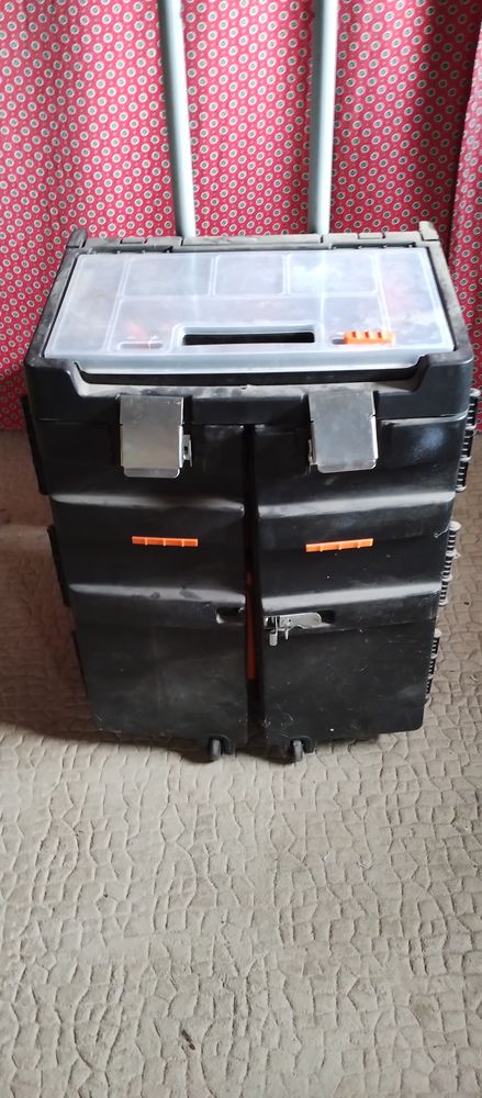 SERVANTE D'ATELIER 60 L'Isle-Jourdain (86)