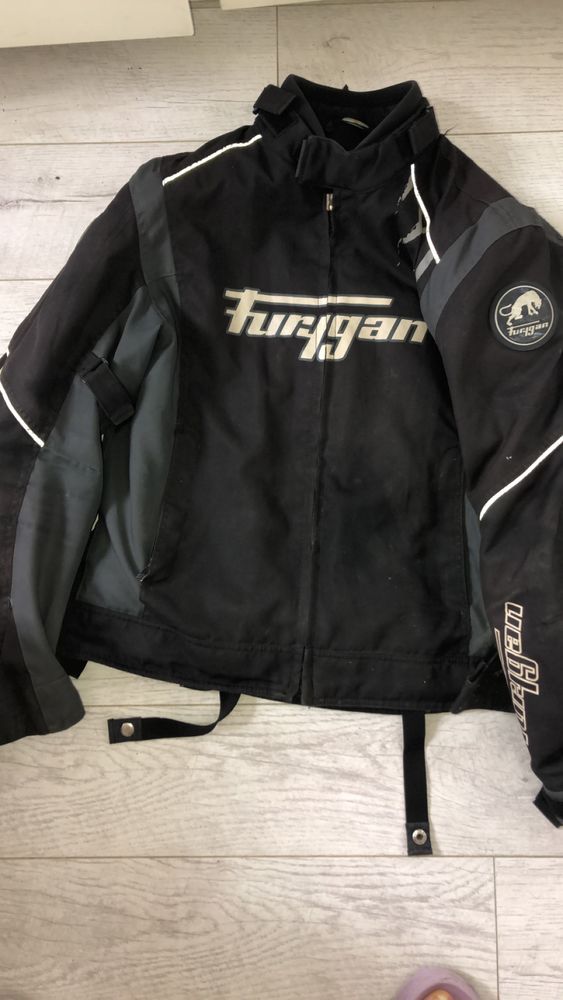 Il me serve � rien et ses mixe le blouson 100 Pontcarr� (77)