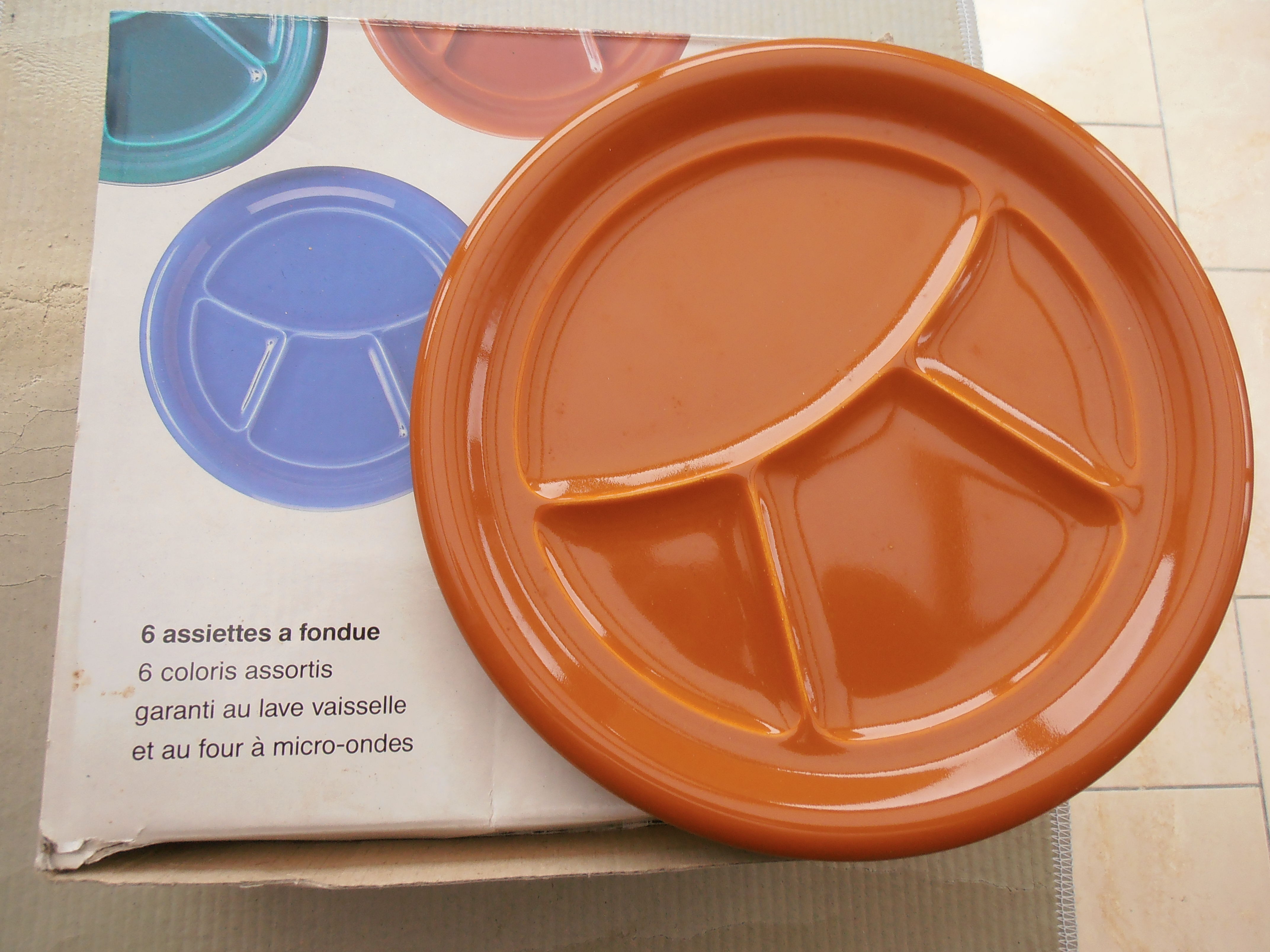 service de 6 assiettes � fondue 8 Attiches (59)