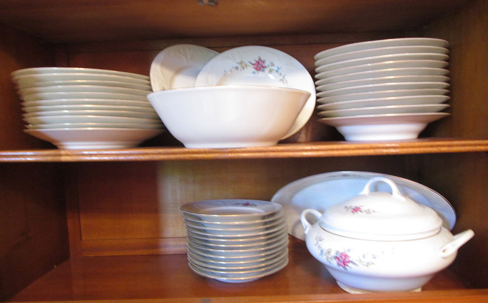 Service 12 / 3 assiettes, saladier et soupi�re, �tat neuf 0 Sainte-C�cile-d'Andorge (30)