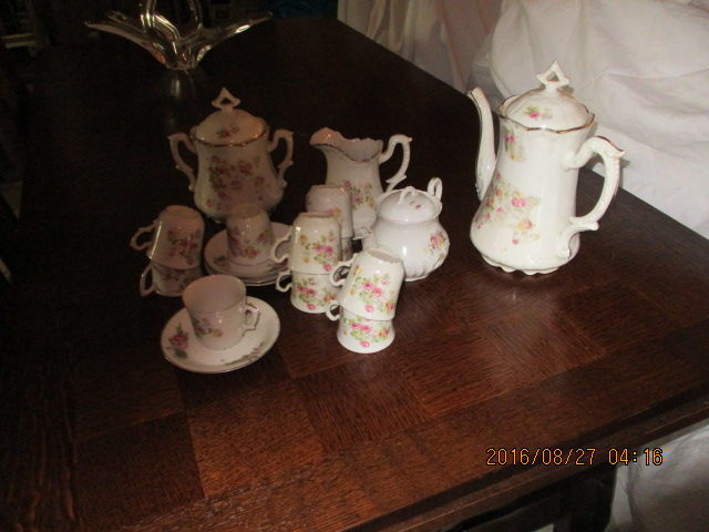 Service � caf� et � th� ancien 15 Castres (81)