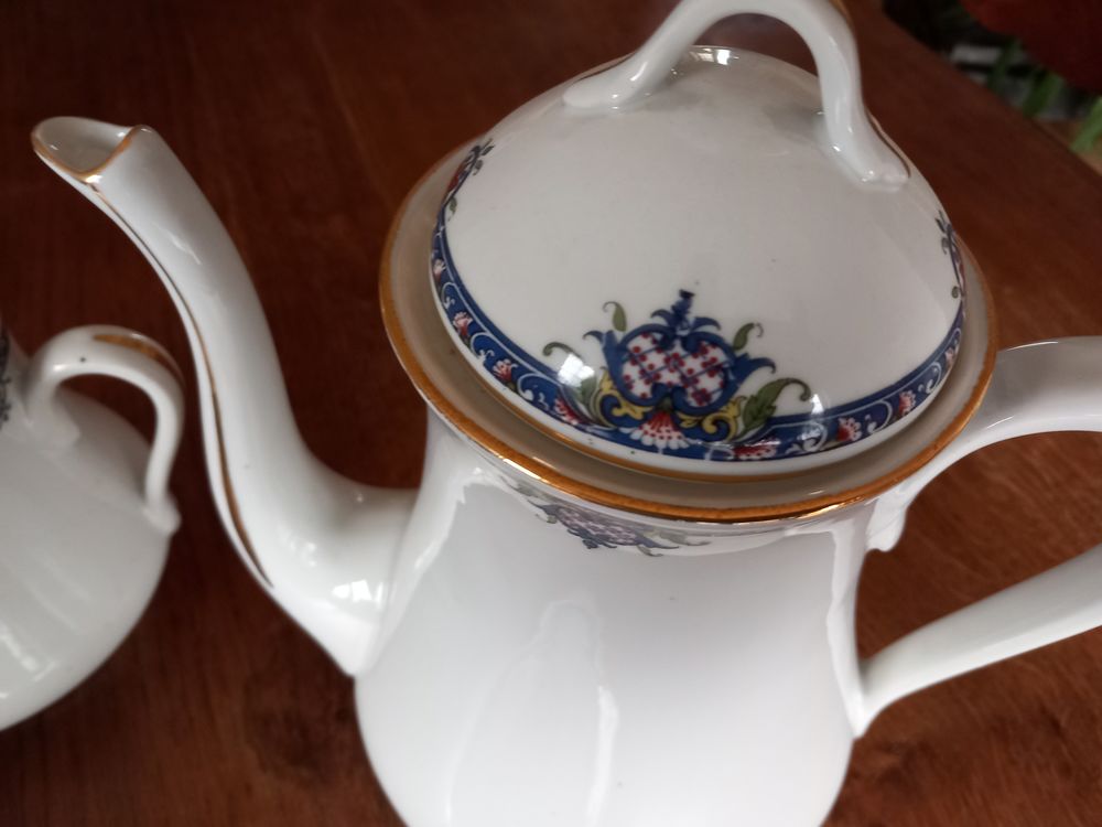 Service caf� ancien 30 Bourgtheroulde-Infreville (27)