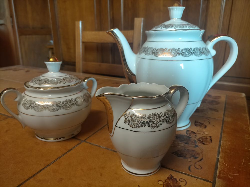 Service a caf� ann�e 1960/1970 45 Brosses (89)