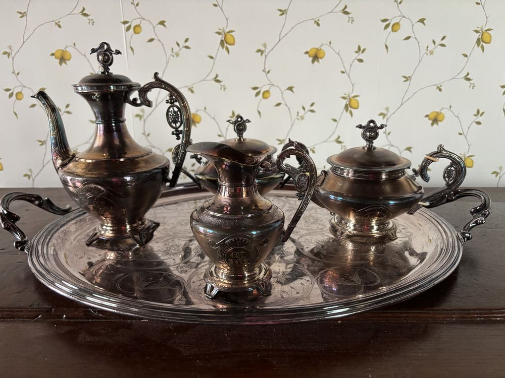 Service � caf� en argent ? Plateau et 4 pi�ces 200 Troyes (10)