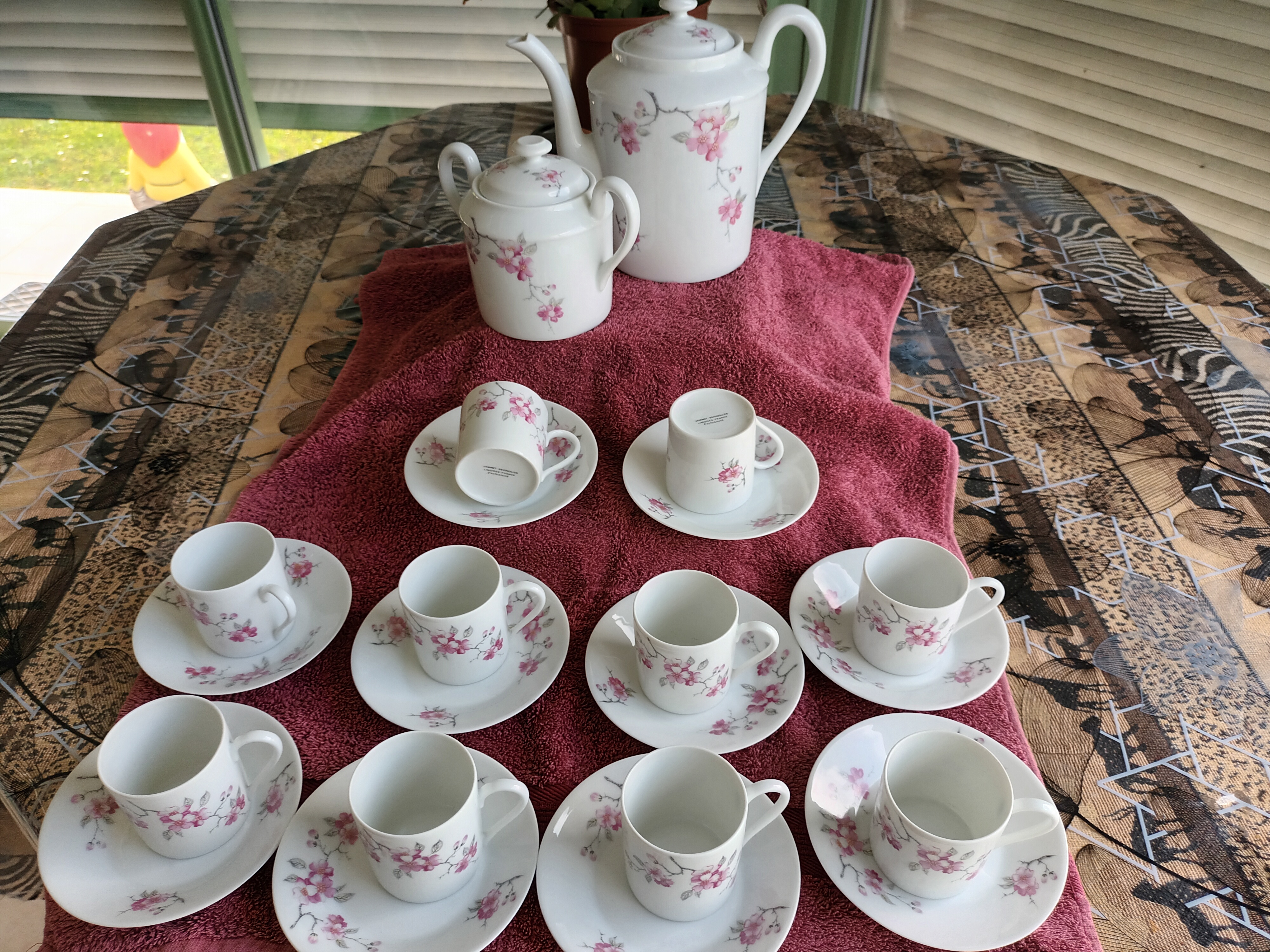 SERVICE A CAFE DE COULEUR BLANCHE 32 Corbeil-Essonnes (91)