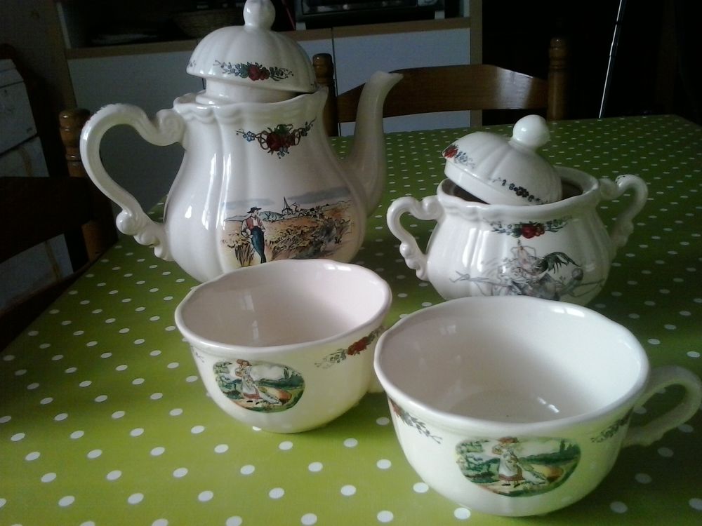 service � caf� estampill�   SARREGUEMINES  45 Essegney (88)