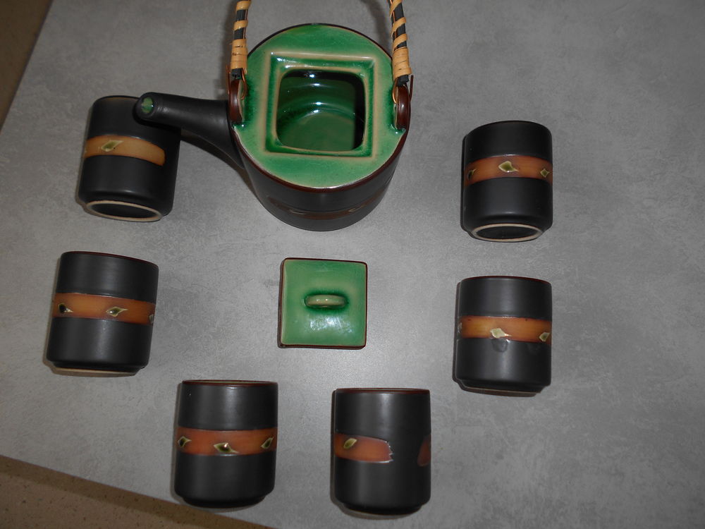 service � caf� ou � th� en gr�s �maill� 10 �chenoz-la-M�line (70)