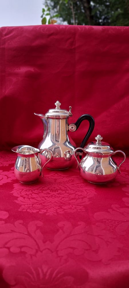 Service � caf� en m�tal argent�. 240 Mugron (40)