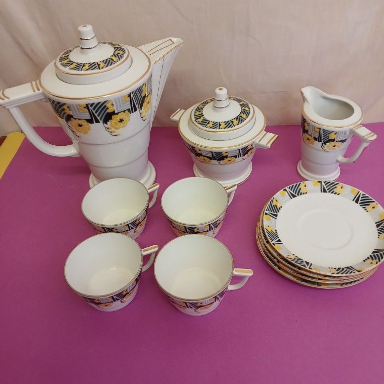 service � caf� en porcelaine de Limoges 30 Vendeuvre-du-Poitou (86)