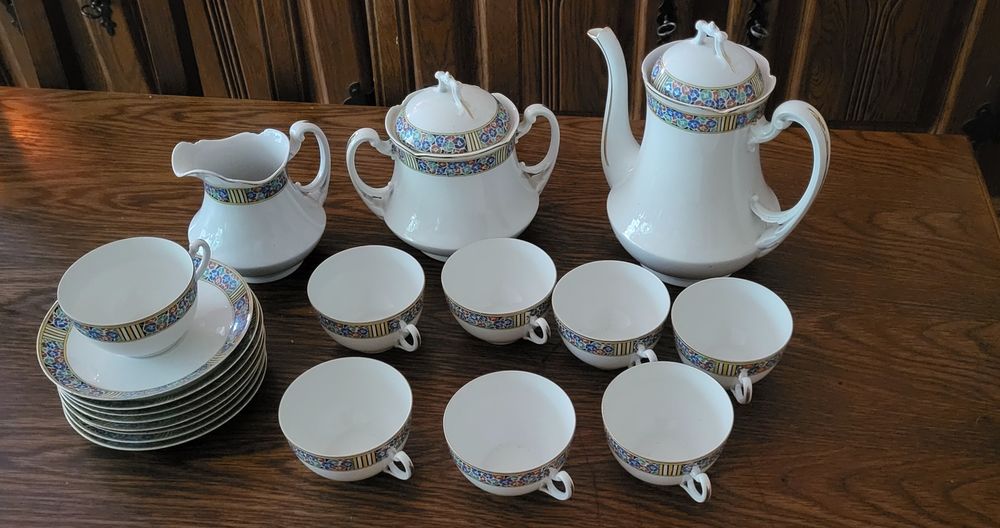 service a caf�  en porcelaine ancienne  �tat neuf  
89 Paris 12 (75)